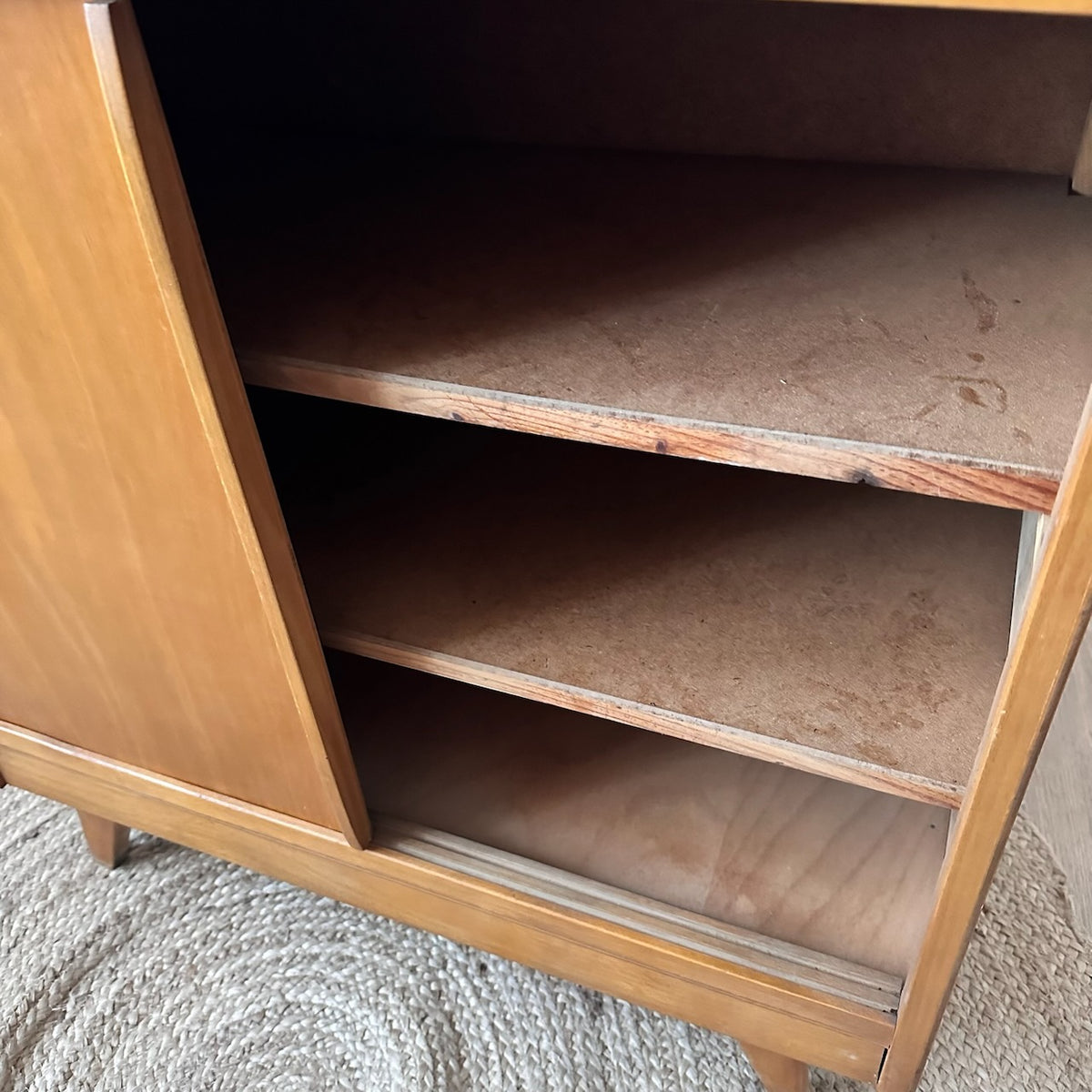 Petite meuble de rangement