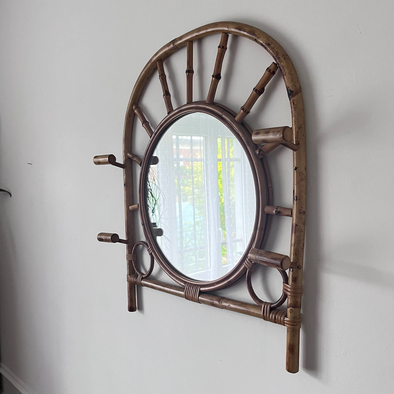 Miroir porte-manteau en bambou années 60