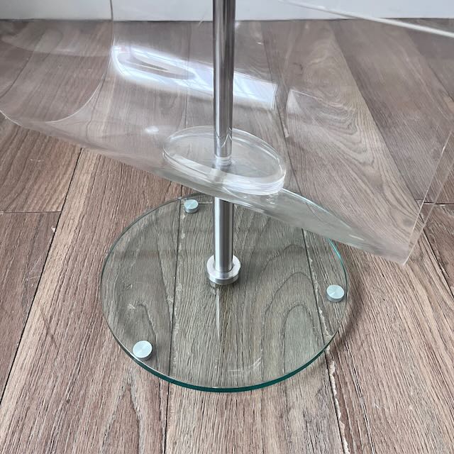 Porte-revues en plexiglass et verre