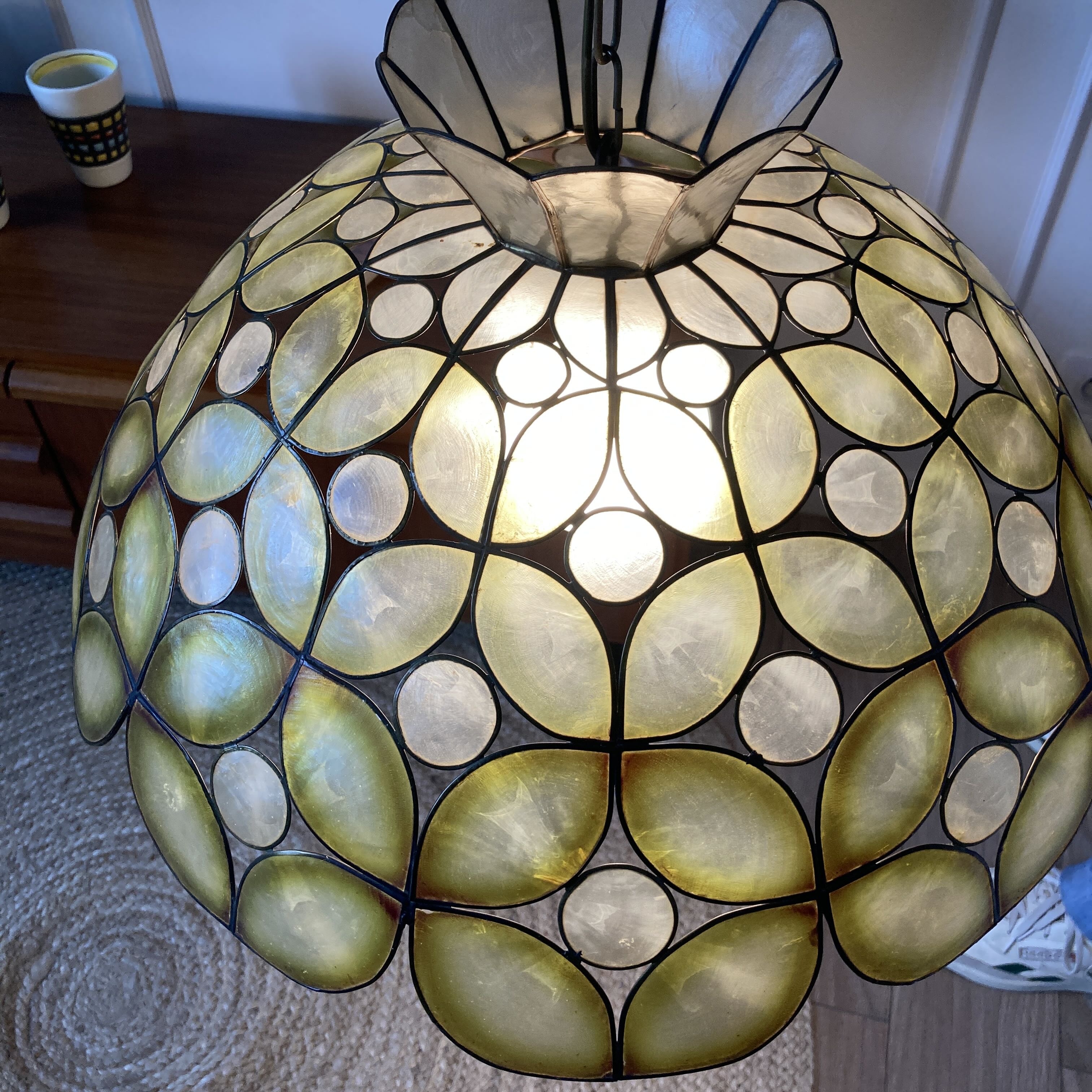Suspension en nacre et laiton vintage