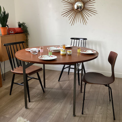 Table à manger ronde-ovale