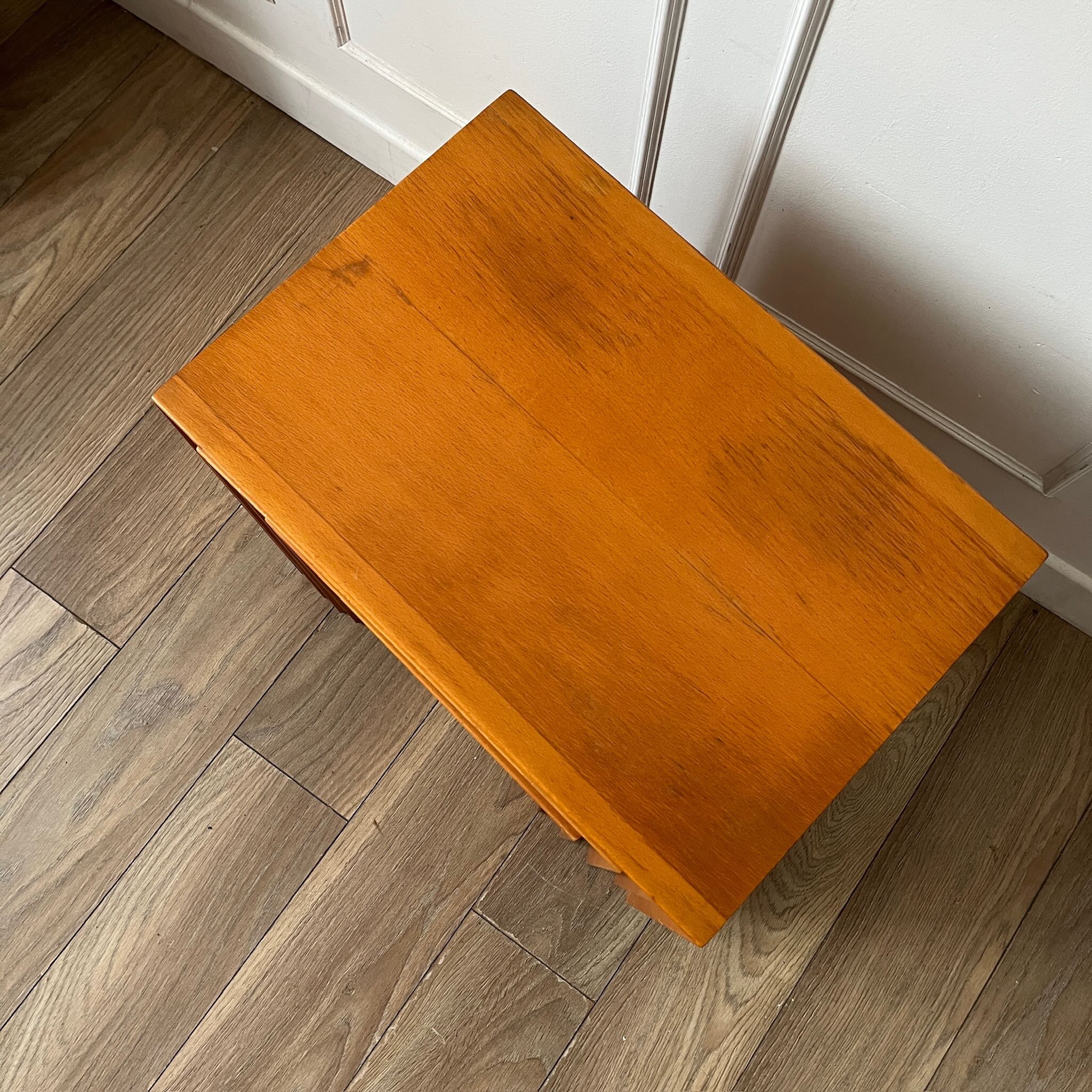 Tables gigognes