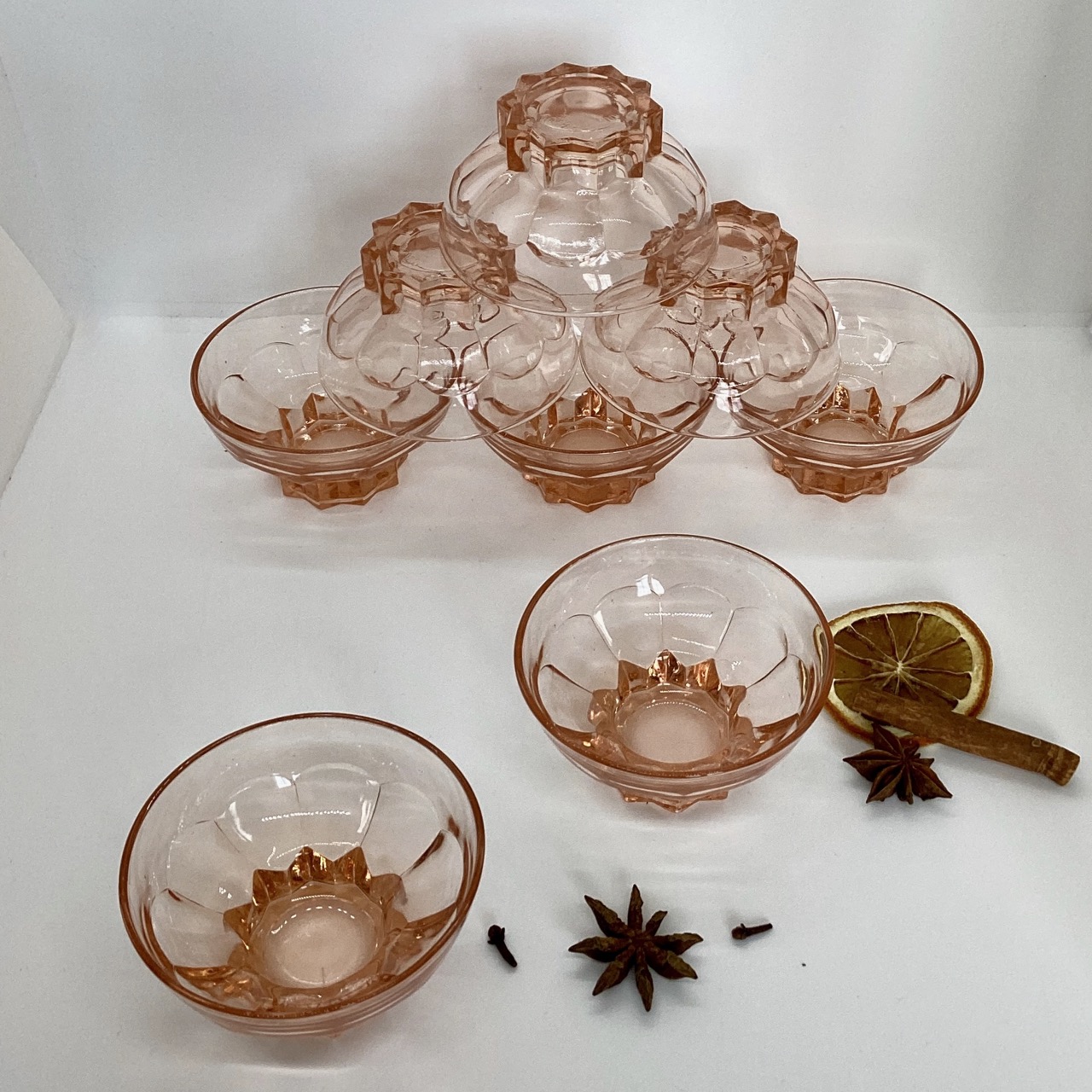 8 petits coupes roses 50s